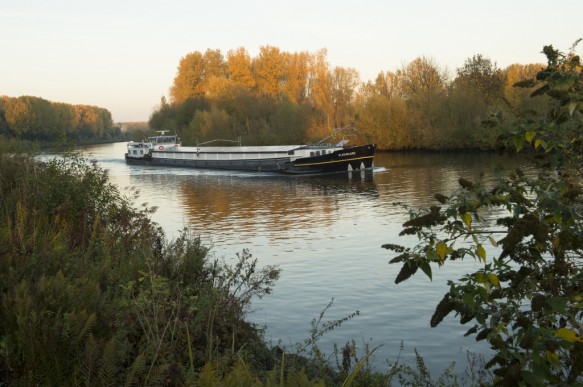 Binnenvaart op de Bovenschelde.
