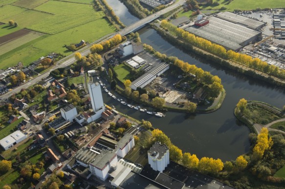 Industrie langs de Bovenschelde