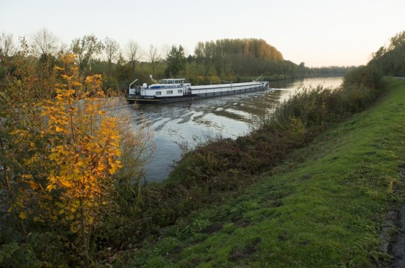 Binnenvaart op de Bovenschelde.