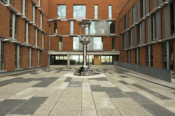Kunst in de Waaslandhaven.