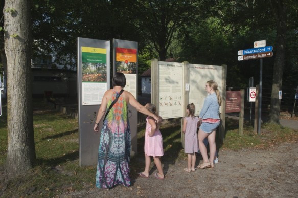 Wandelaars in het Leen