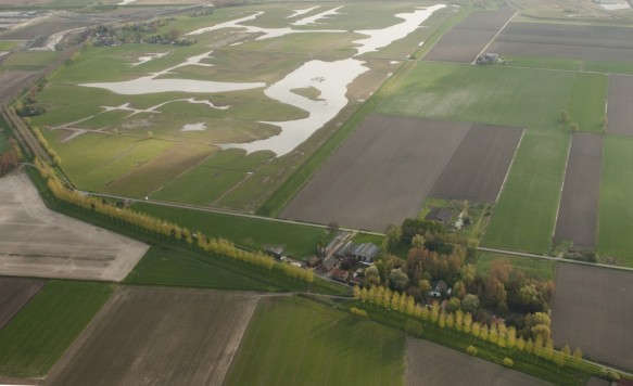 Luchtfoto in de omgeving van Doel.