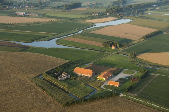 Torenhof met Oostpolderkreek.