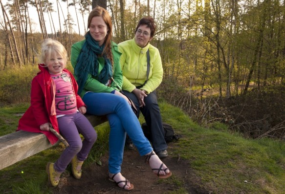 Wandelaars genietend van de natuur.