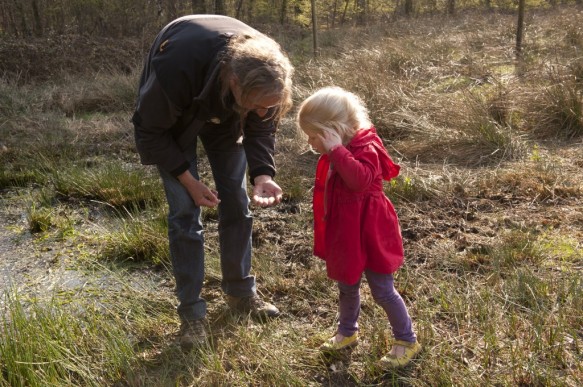 verwonderd door de natuur.