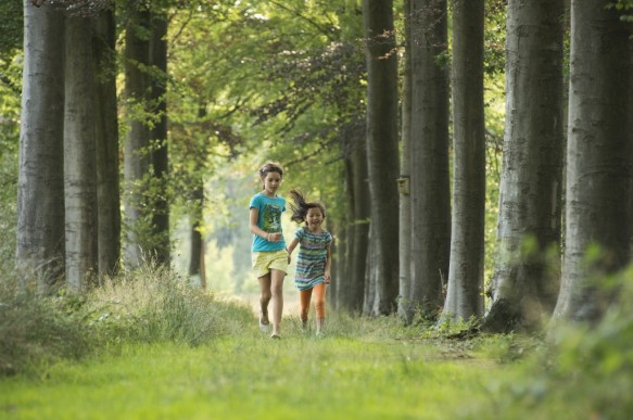 Kinderen in de natuur.